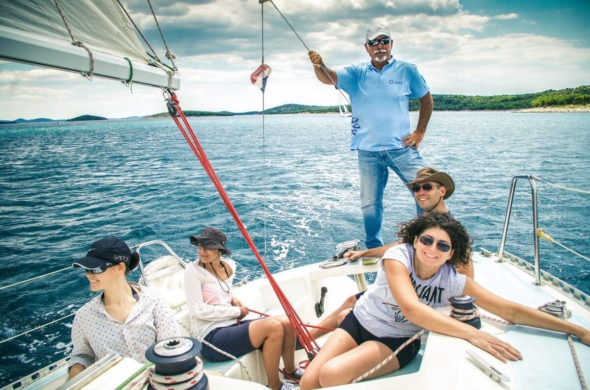 Croatian sailing and language school minimum age 13 +